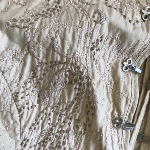 Tahari blazer - Picture 5 of 9